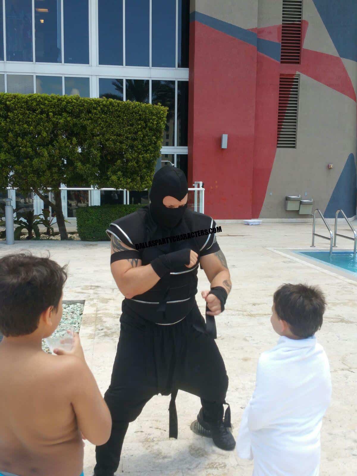 Costumed party entertainer at a kids birthday in Plano, TX